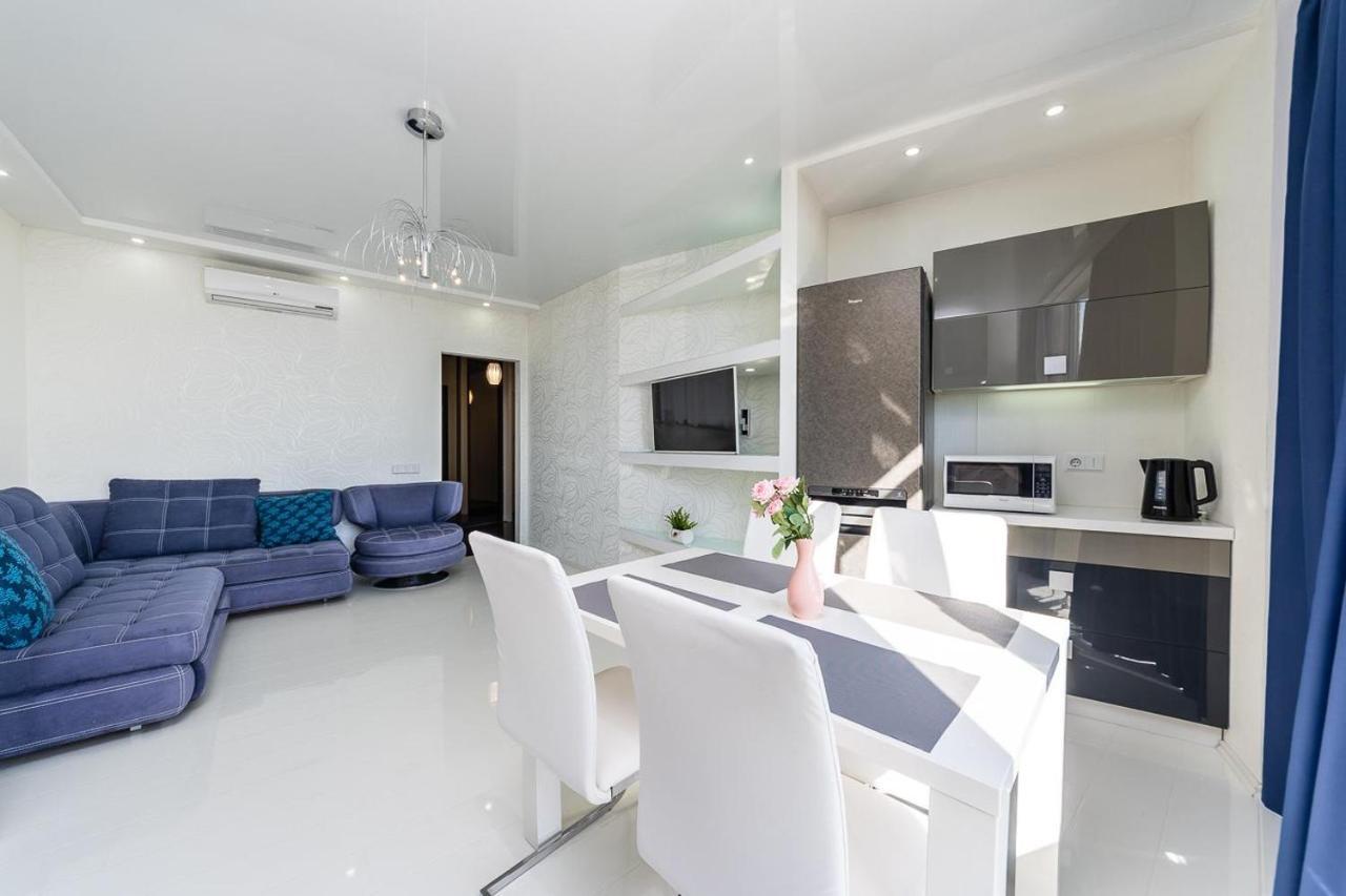 Fashionable Panoramic Apartments Dnieper. Obolon Kyiv Exterior photo
