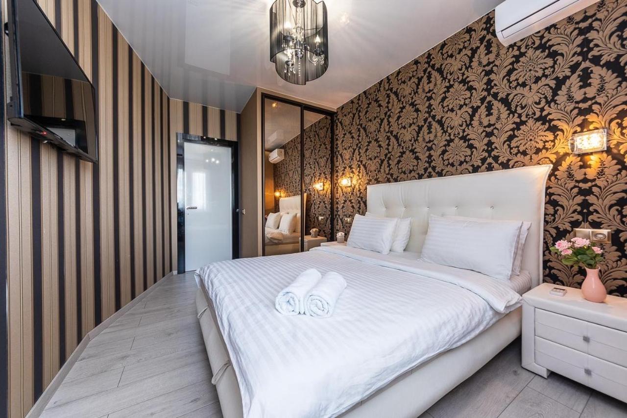 Fashionable Panoramic Apartments Dnieper. Obolon Kyiv Exterior photo